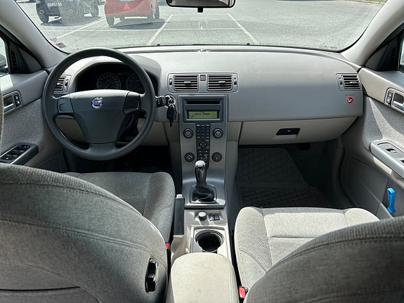 Volvo S40 7 of 10