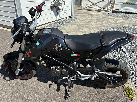 Benelli TNT 125 2 of 5