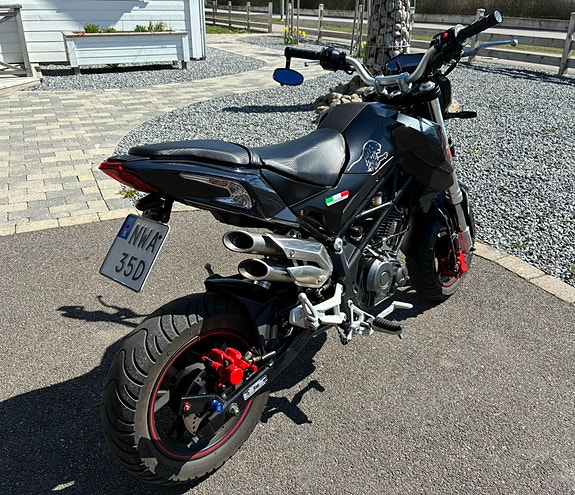 Benelli TNT 125 3 of 5