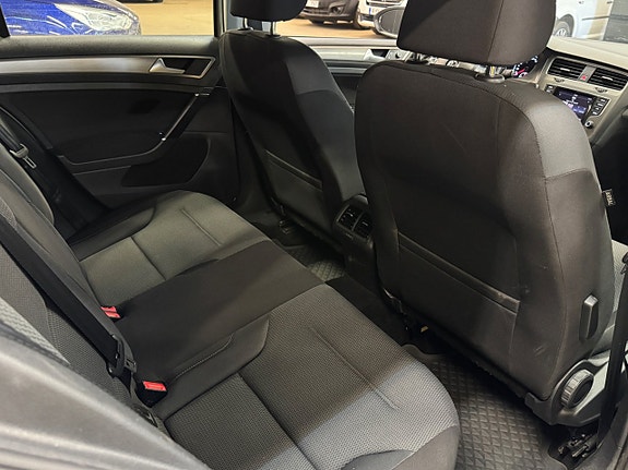 Volkswagen Golf-Serie 10 of 24