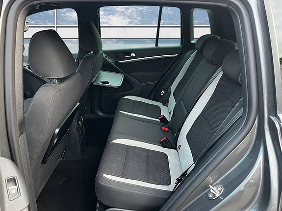 Volkswagen Tiguan 15 of 17