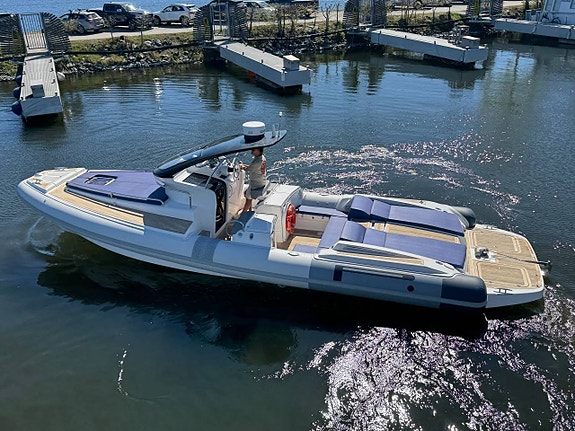 Pirelli 1100 Cabin | 2* Volvo Penta D4 260 | 2014 2 of 5
