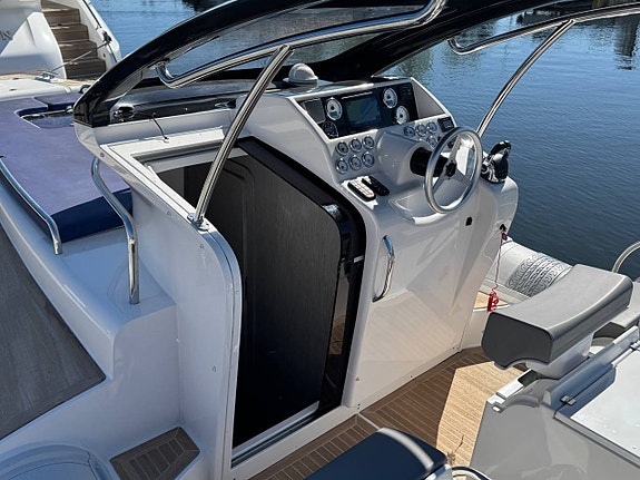 Pirelli 1100 Cabin | 2* Volvo Penta D4 260 | 2014 8 of 12