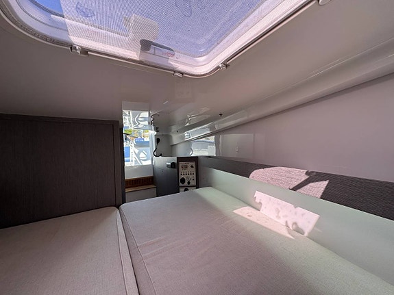 Pirelli 1100 Cabin | 2* Volvo Penta D4 260 | 2014 11 of 12