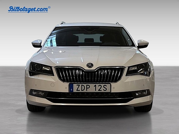 Skoda Superb 2 of 5