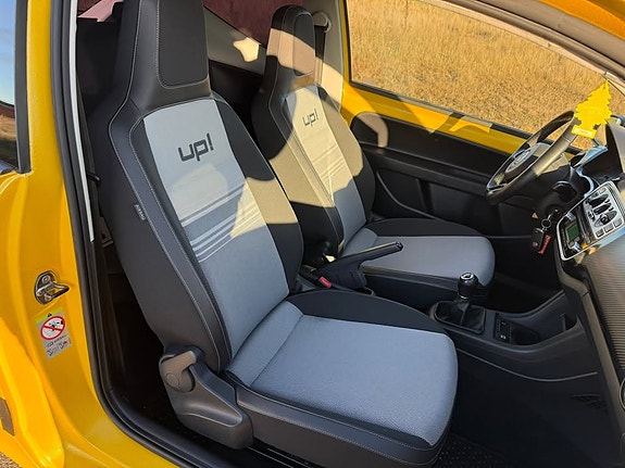 Volkswagen UP! 8 of 13