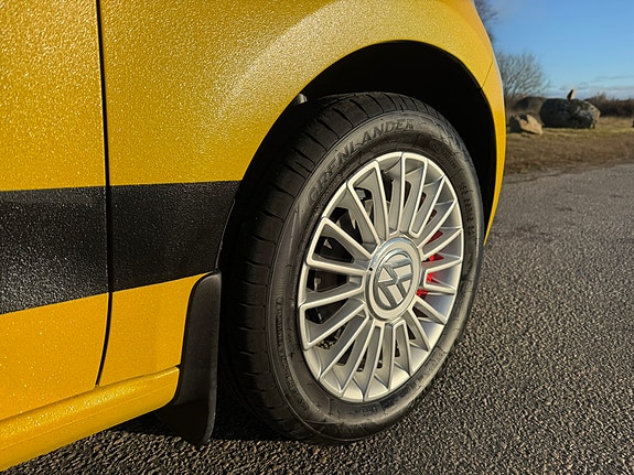 Volkswagen UP! 13 of 13