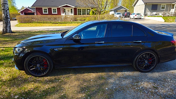 Mercedes-Benz E63 8 of 18