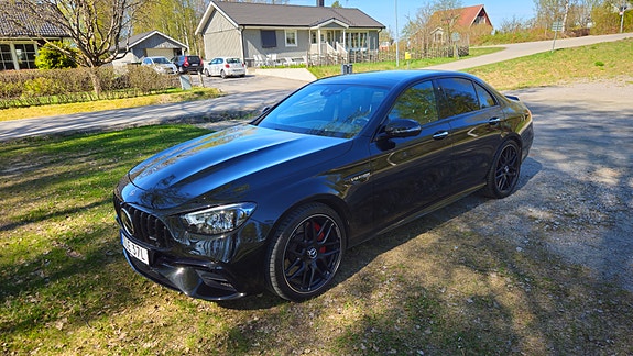 Mercedes-Benz E63 3 of 5