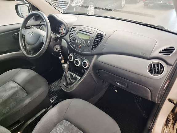 Hyundai i10 17 of 21