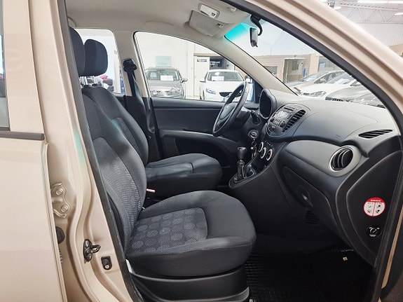 Hyundai i10 16 of 21