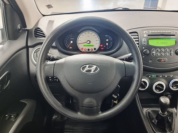 Hyundai i10 10 of 21