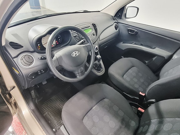 Hyundai i10 6 of 21