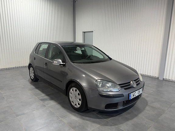 Volkswagen Golf V 2 of 13