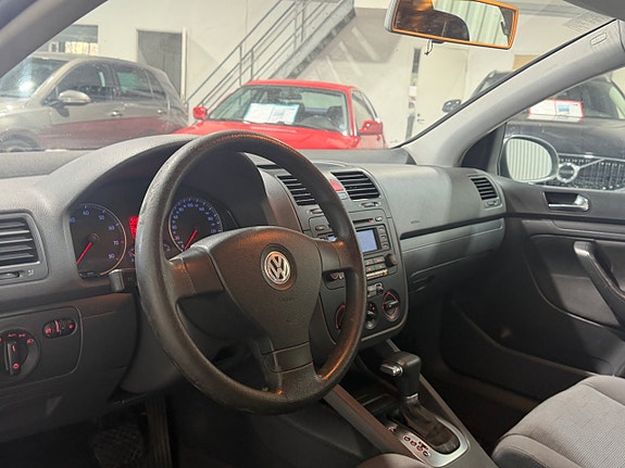 Volkswagen Golf V 10 of 13