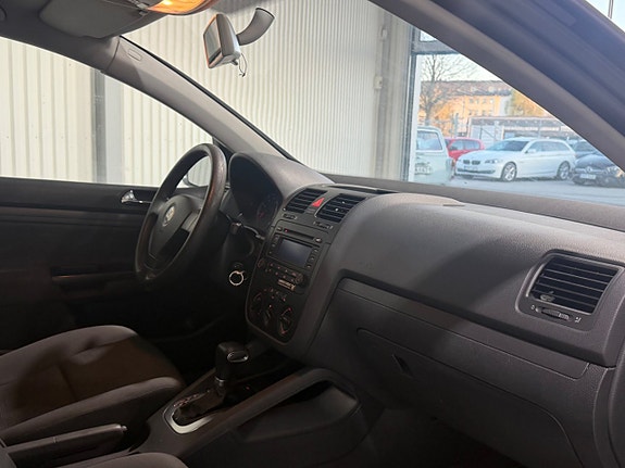Volkswagen Golf V 12 of 13
