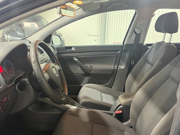 Volkswagen Golf V 13 of 13