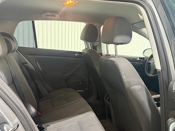 Volkswagen Golf V 11 of 13