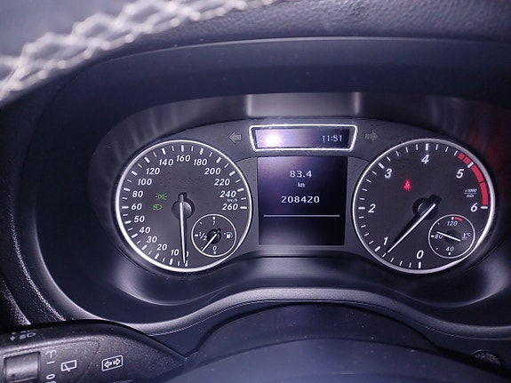 Mercedes-Benz B180 12 of 14