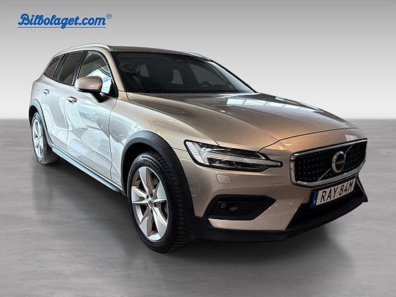 Volvo V60 Cross Country 3 of 5