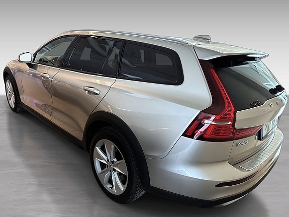 Volvo V60 Cross Country 5 of 5
