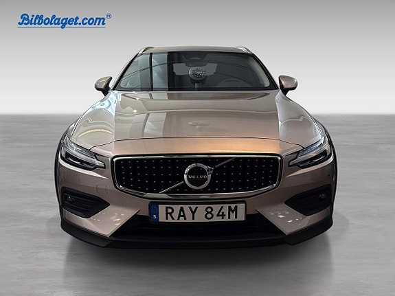 Volvo V60 Cross Country 4 of 5