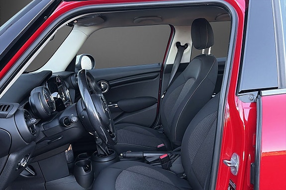 MINI Cooper 8 of 16