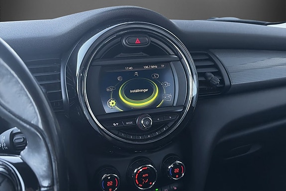 MINI Cooper 11 of 16