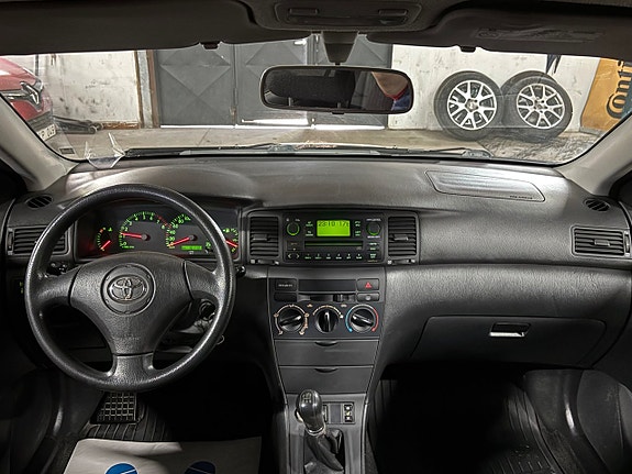 Toyota Corolla 13 of 16