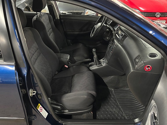 Toyota Corolla 9 of 16