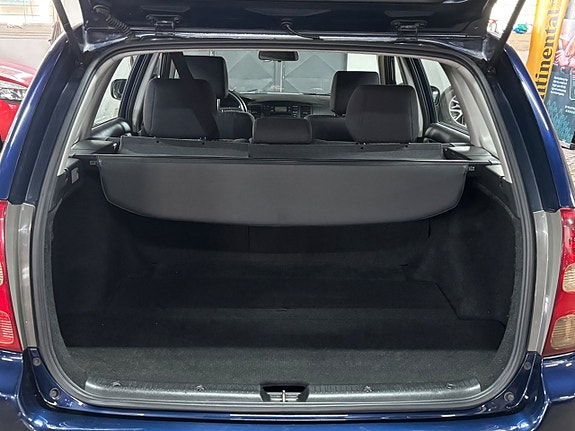 Toyota Corolla 8 of 16