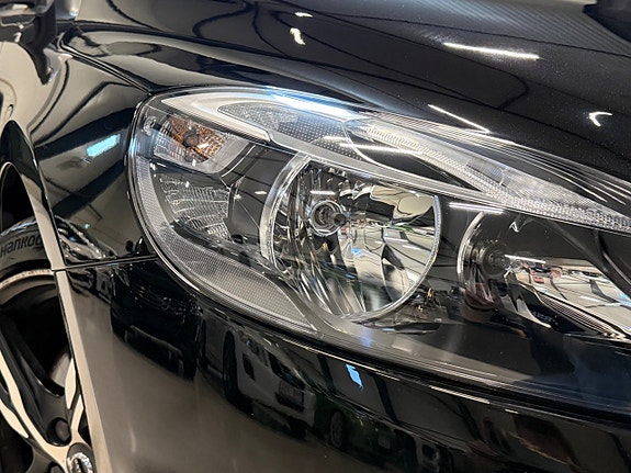 Volvo V40 8 of 19