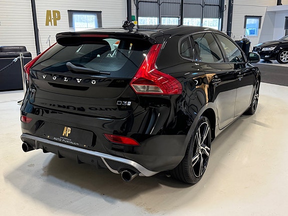 Volvo V40 5 of 19