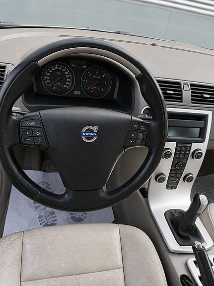 Volvo V50 7 of 14