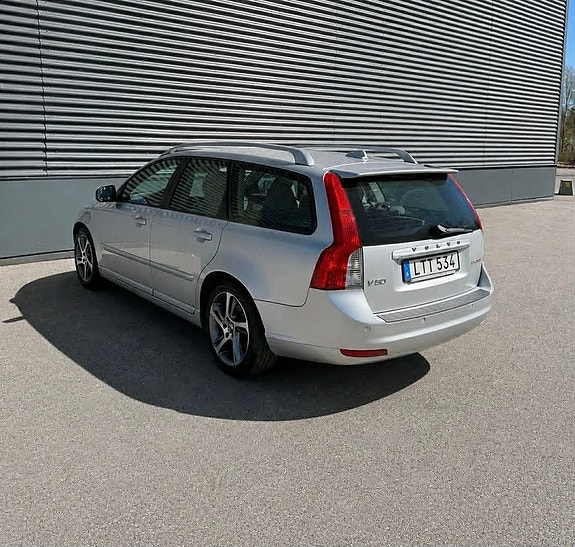 Volvo V50 4 of 14