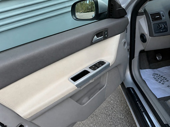 Volvo V50 8 of 14