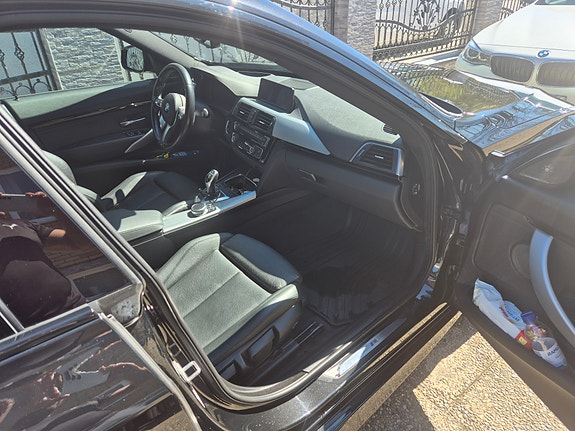 BMW 320d 5 of 8