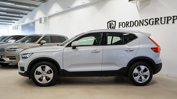 Volvo XC40 4 of 5
