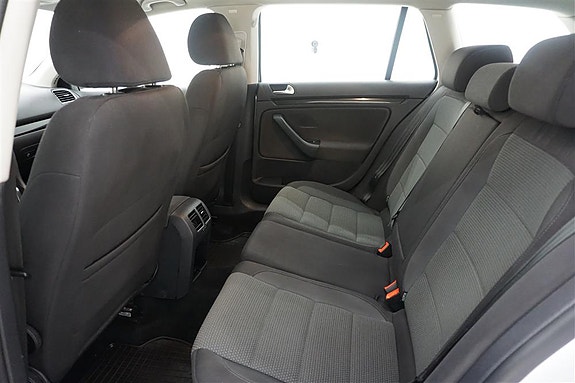 Volkswagen Golf VI 2 of 9