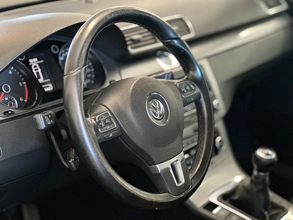 Volkswagen Passat 10 of 18
