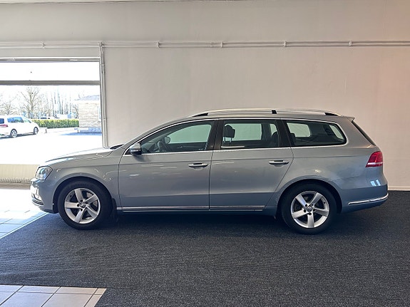 Volkswagen Passat 9 of 18