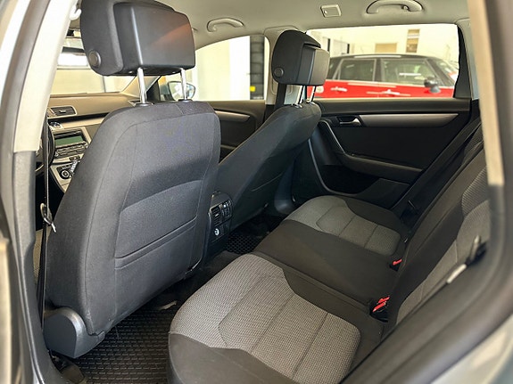 Volkswagen Passat 18 of 18