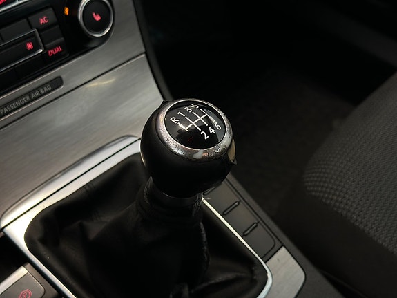 Volkswagen Passat 12 of 18