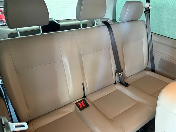 Volkswagen Caravelle 10 of 15