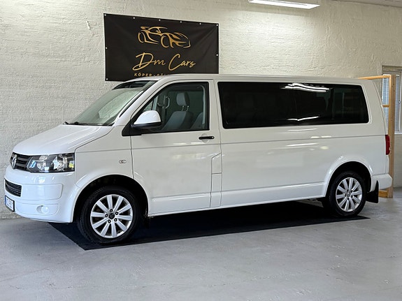 Volkswagen Caravelle 2 of 5