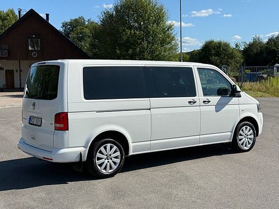 Volkswagen Caravelle 7 of 15