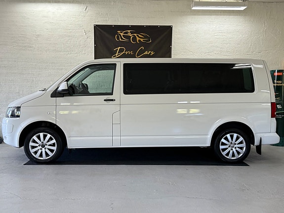Volkswagen Caravelle 3 of 5