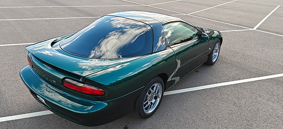 Chevrolet Camaro 4 of 17