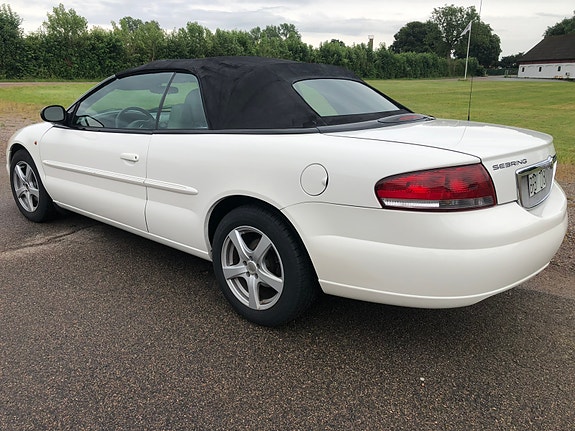 Chrysler Sebring 4 of 5