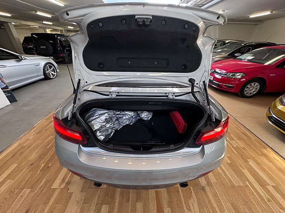BMW M240i 17 of 18